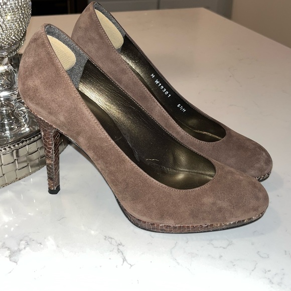 Stuart Weitzman Platswoon Pumps - Picture 6 of 13